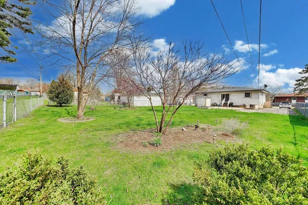 $295,000 | 4318 Sioux Lane, McHenry, IL 60050