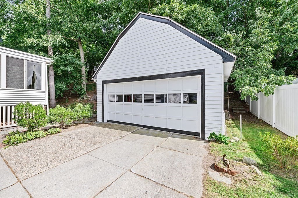 2084 Washington Street Newton, MA 02462 - Photo 16 of 17