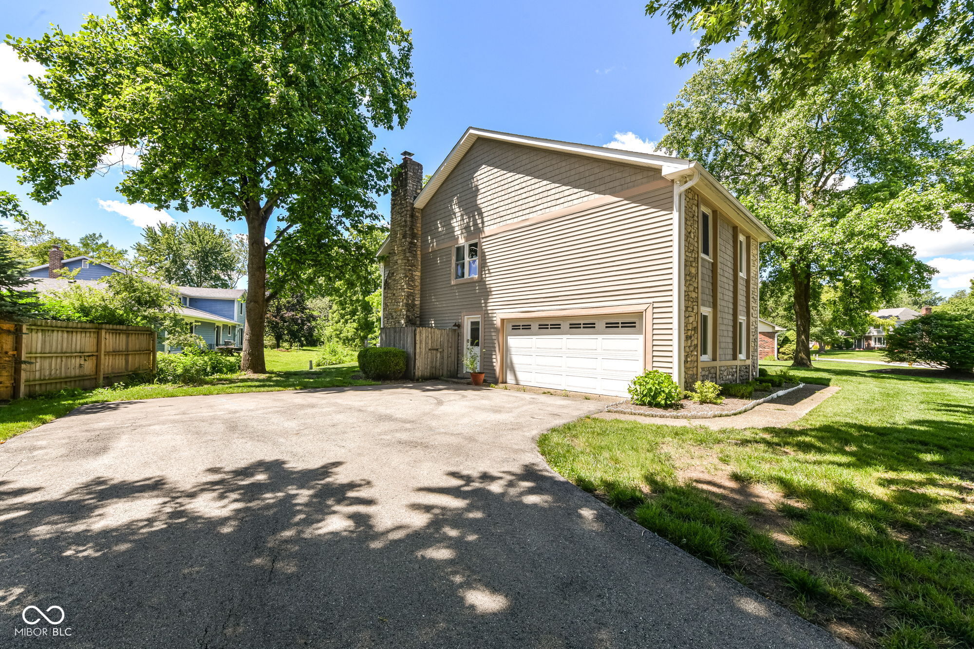 13035 Wembly Road Carmel, IN 46033 - Photo 3 of 62