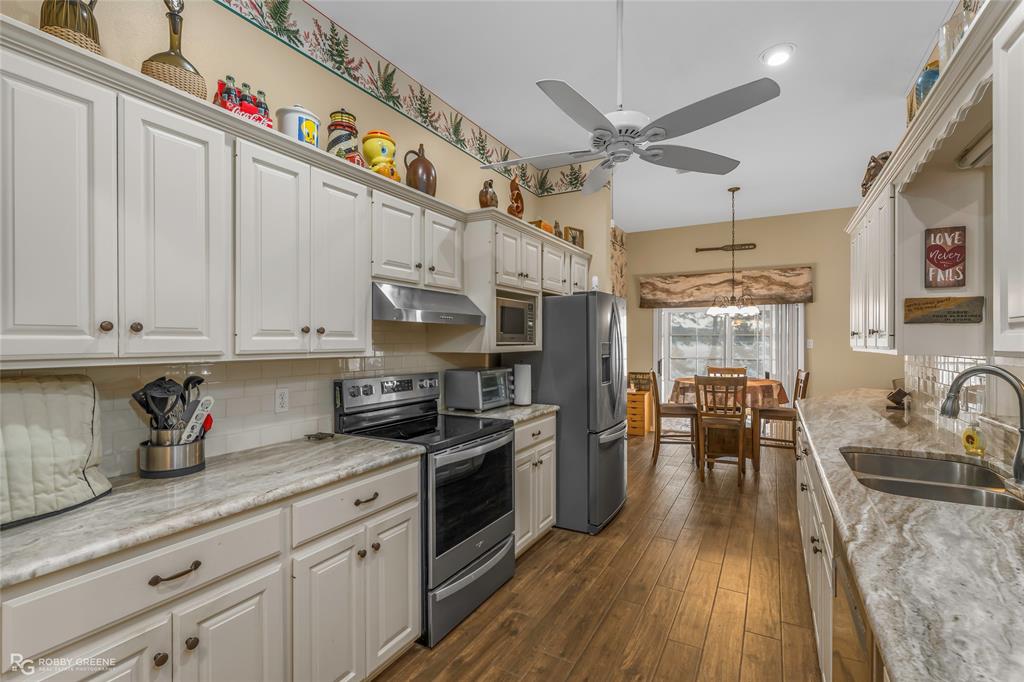 758 Featherston Road Homer, LA 71040 - Photo 12 of 32 Stainless appliances all less than 5 years old