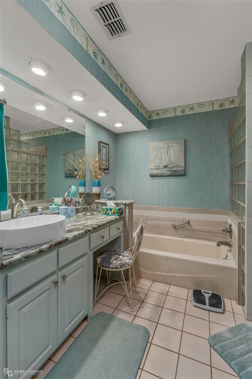 758 Featherston Road Homer, LA 71040 - Photo 19 of 32 Primary Bathroom