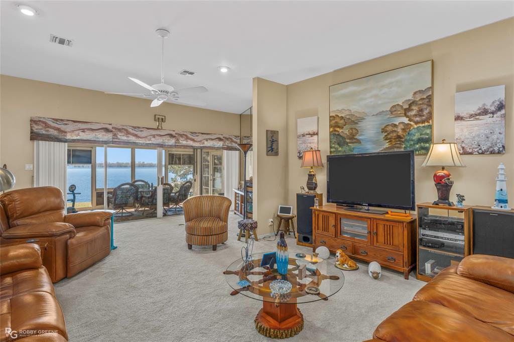 758 Featherston Road Homer, LA 71040 - Photo 8 of 32 Open concept living room & dining - high ceilings