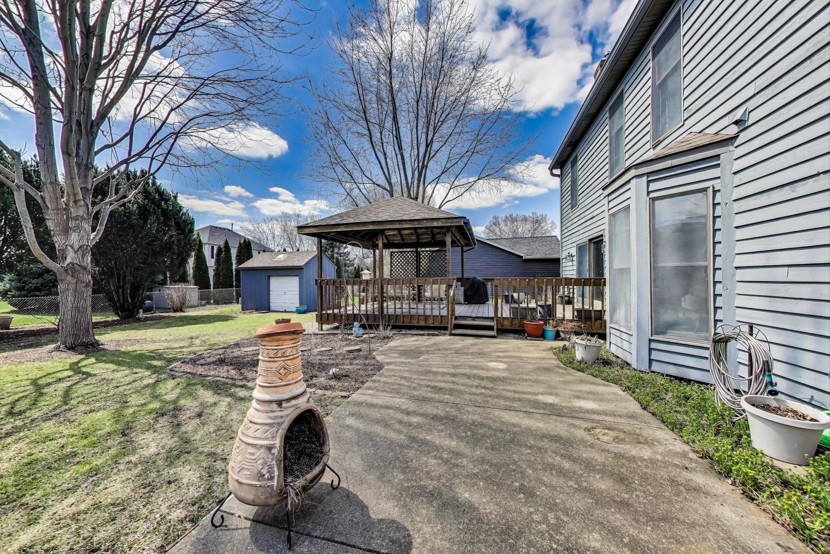 2080 Carolyn Road Aurora, IL 60506 - Photo 40 of 50 a view of a chairs and tables in the patio
