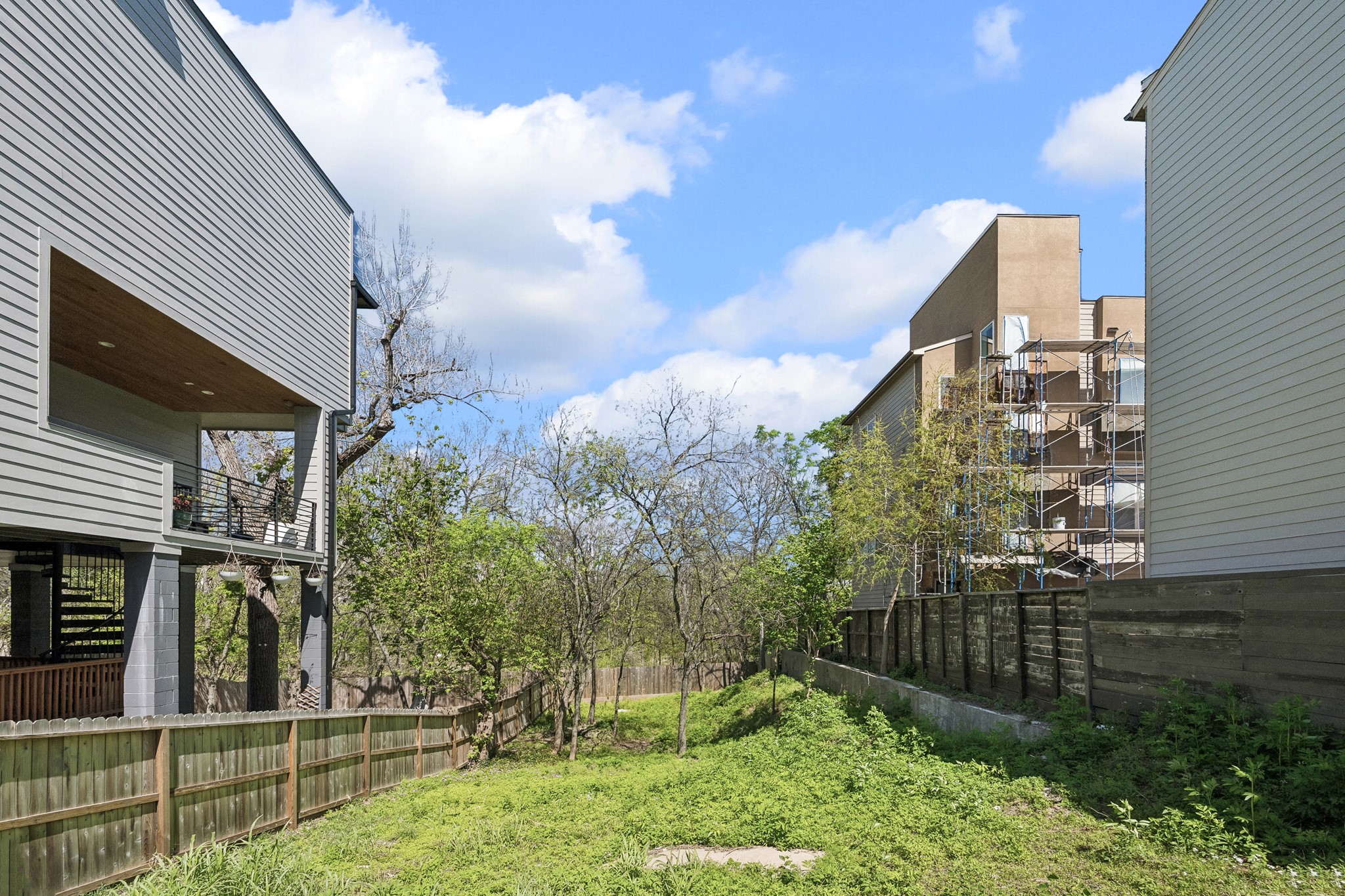 4510 Cornish Street Houston, TX 77007 - Photo 1 of 12 a view of a building