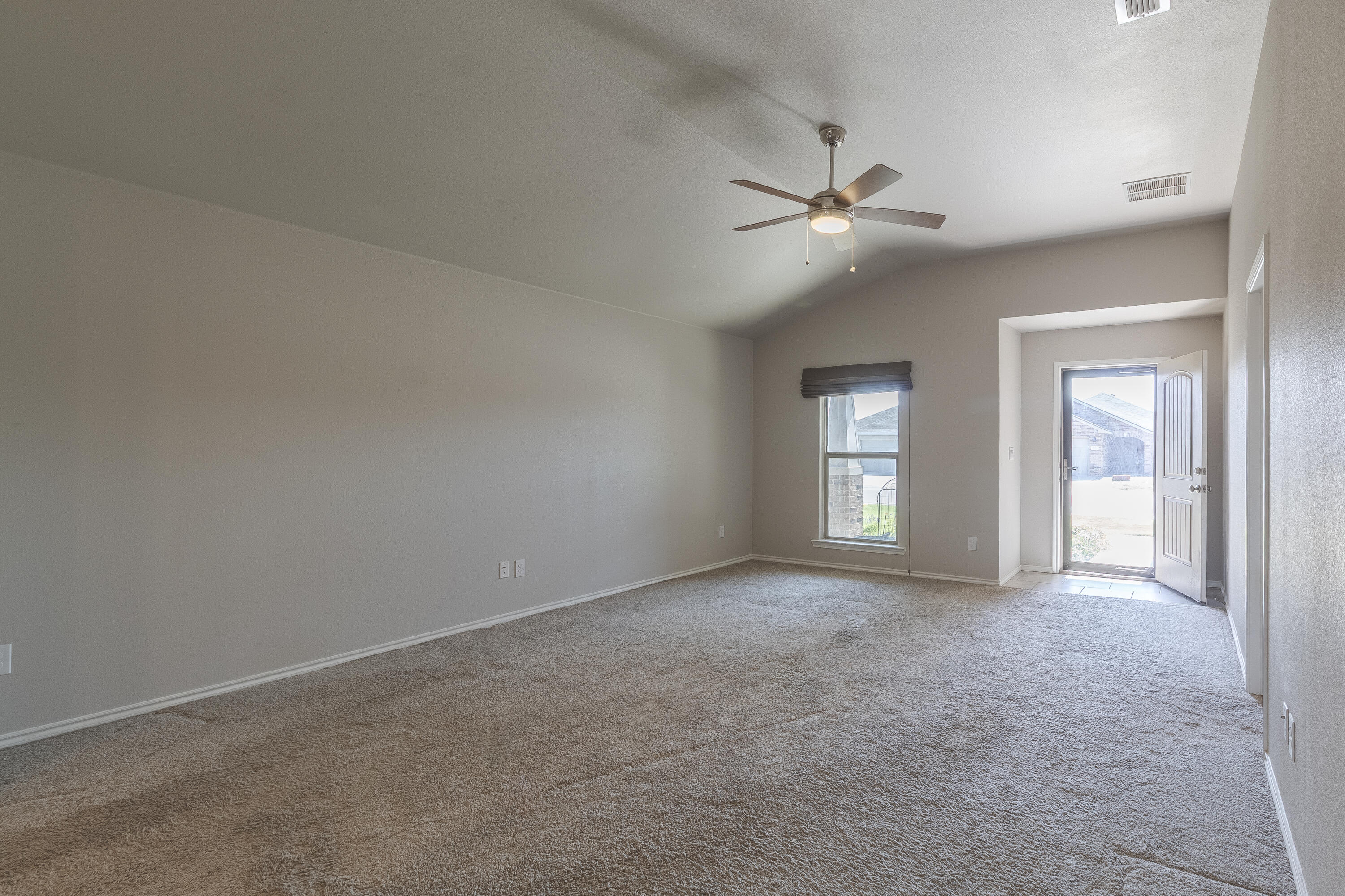 13308 Vernon Avenue Lubbock, TX 79423 - Photo 4 of 24 LivingRoom2