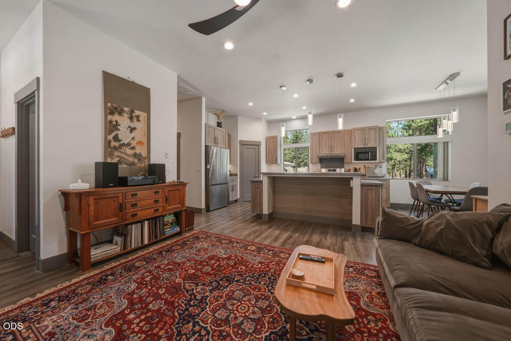 59981 Cheyenne Road Bend, OR 97702 - Photo 17 of 59
