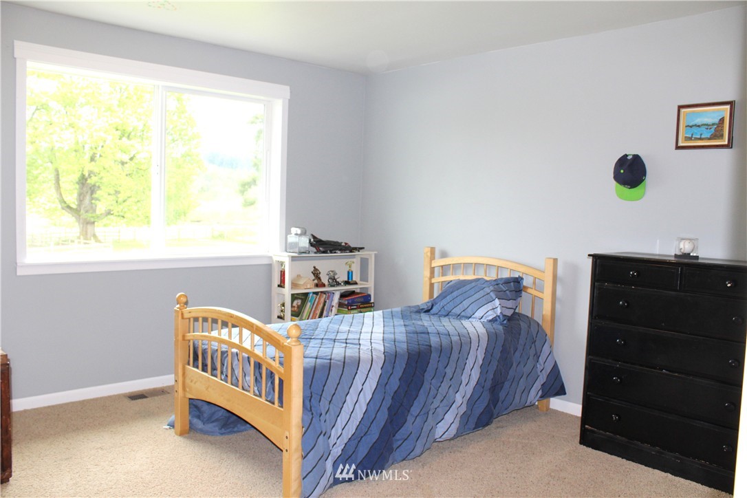 10327 Evergreen Valley Road Southeast Olympia, WA 98513 - Photo 11 of 15 Gallery Image 11