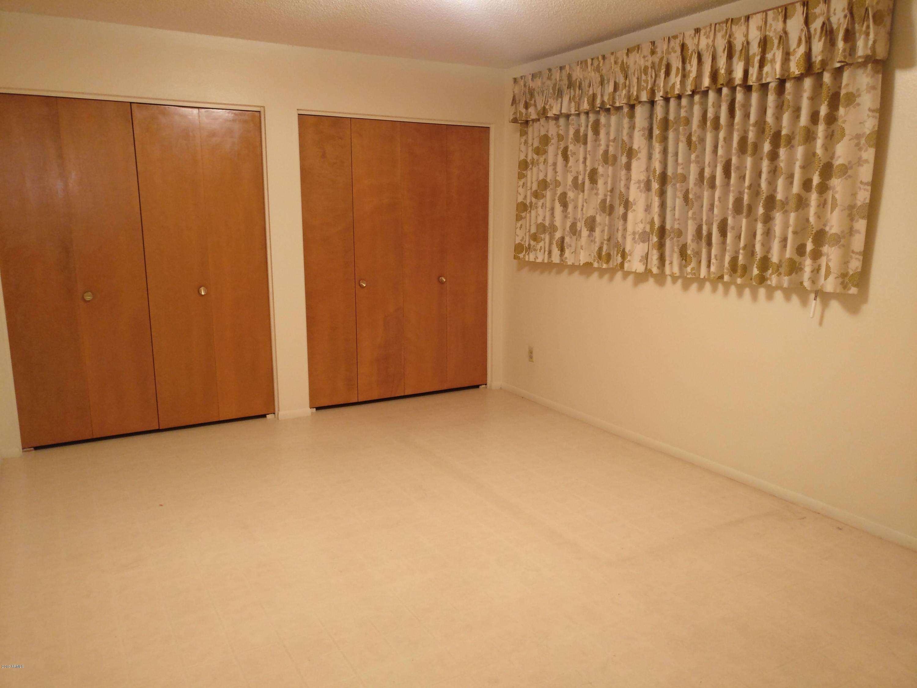 3733 West Ocotillo Road Phoenix, AZ 85019 - Photo 15 of 24 Room2