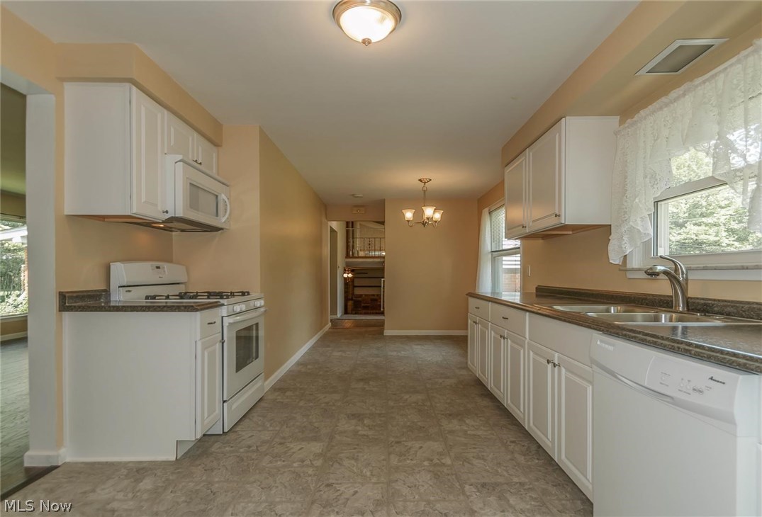 850 Joyce Road Cleveland, OH 44143 - Photo 2 of 35