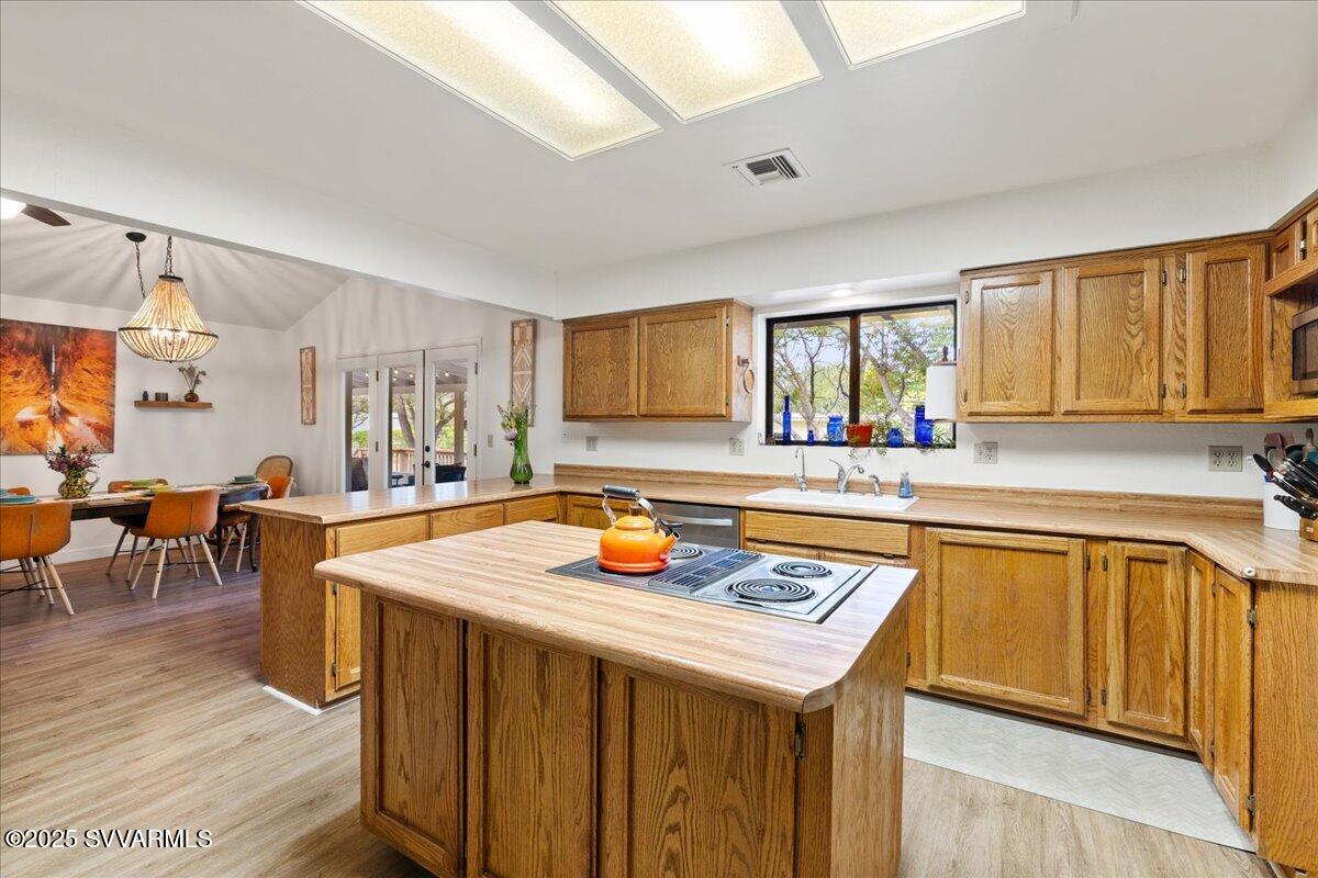 3967 East Beaver Vista Road Rimrock, AZ 86335 - Photo 12 of 35 12-Kitchen