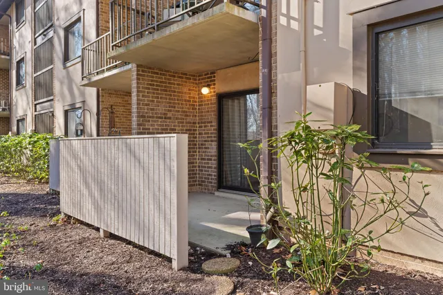 $225,000 | 6071 Majors Lane, Unit 2, Columbia, MD 21045