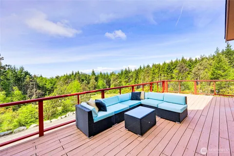 $925,000 | 83 Octopus Court, Quilcene, WA 98376