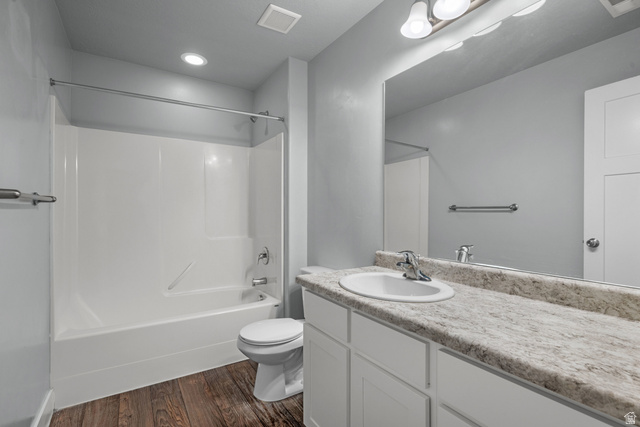 2457 West 500 South, Unit 2 Springville, UT 84663 - Photo 22 of 27 Main bathroom