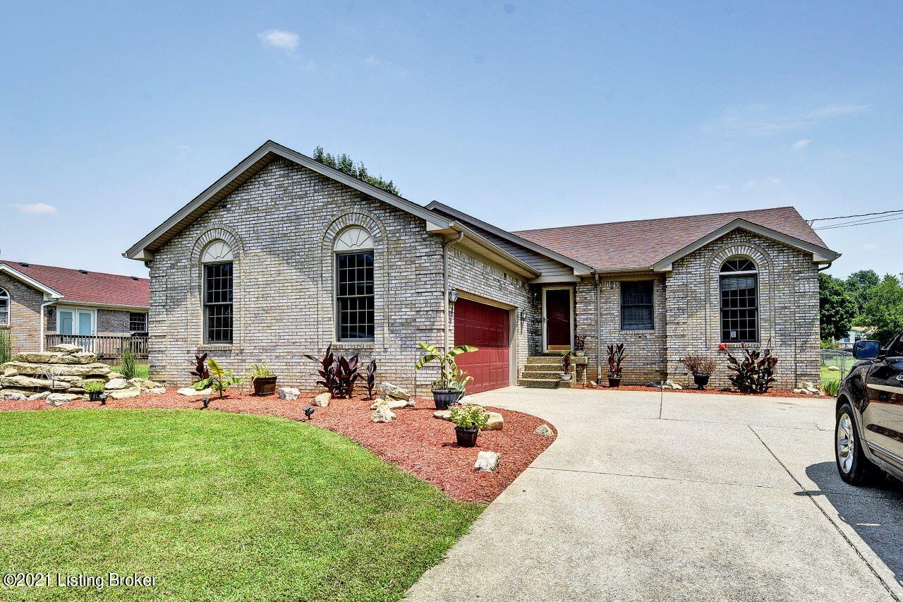 1752 Flatlick Road Mount Washington, KY 40047 - Photo 1 of 31 _DSC8388_89_90_91_92