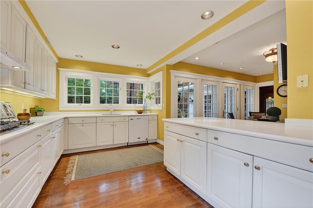 6699 Kinsman Road Pittsburgh, PA 15217 - Photo 11 of 50