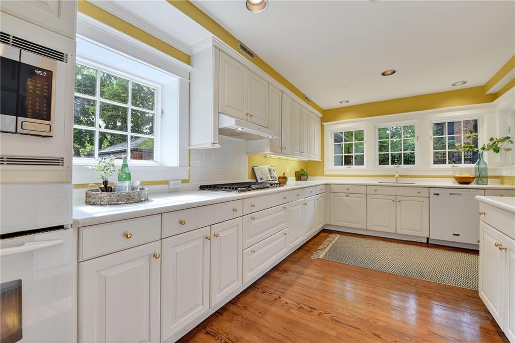 6699 Kinsman Road Pittsburgh, PA 15217 - Photo 12 of 50