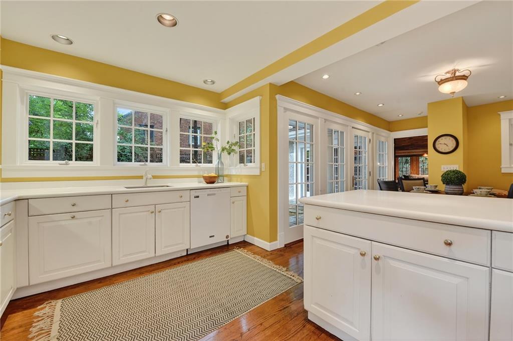 6699 Kinsman Road Pittsburgh, PA 15217 - Photo 13 of 50