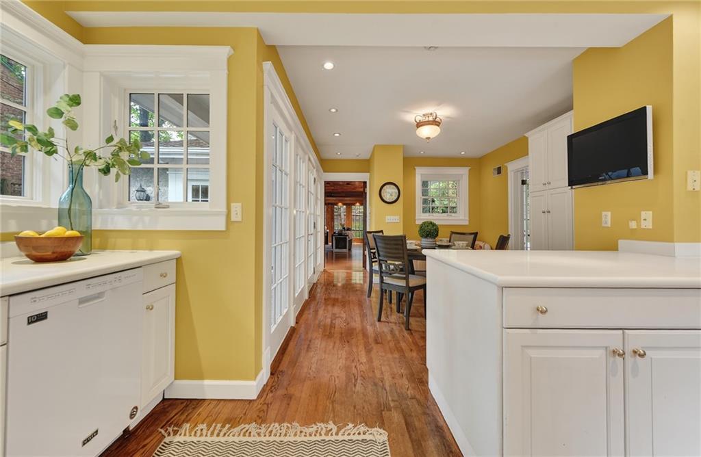 6699 Kinsman Road Pittsburgh, PA 15217 - Photo 15 of 50