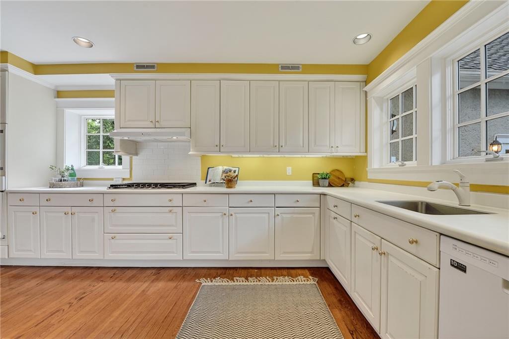 6699 Kinsman Road Pittsburgh, PA 15217 - Photo 16 of 50