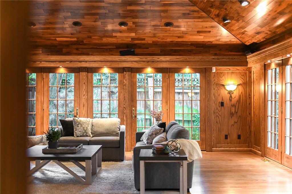 6699 Kinsman Road Pittsburgh, PA 15217 - Photo 19 of 50