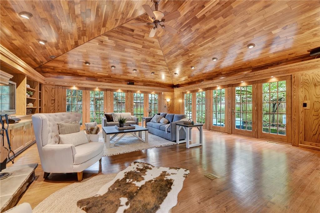 6699 Kinsman Road Pittsburgh, PA 15217 - Photo 23 of 50