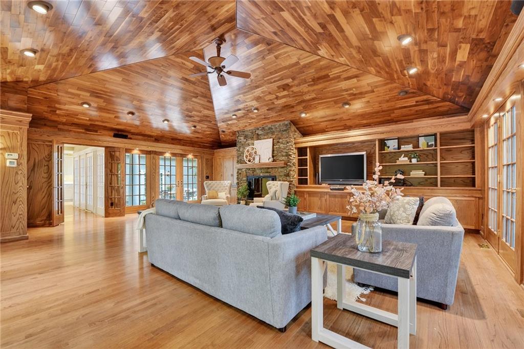 6699 Kinsman Road Pittsburgh, PA 15217 - Photo 25 of 50