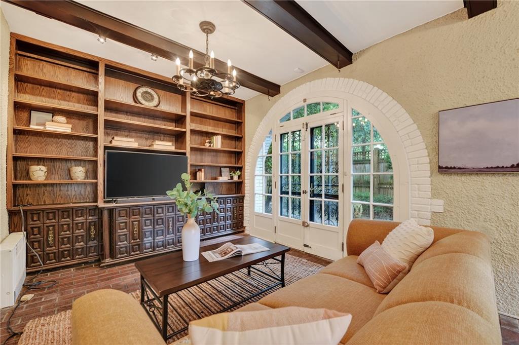 6699 Kinsman Road Pittsburgh, PA 15217 - Photo 31 of 50