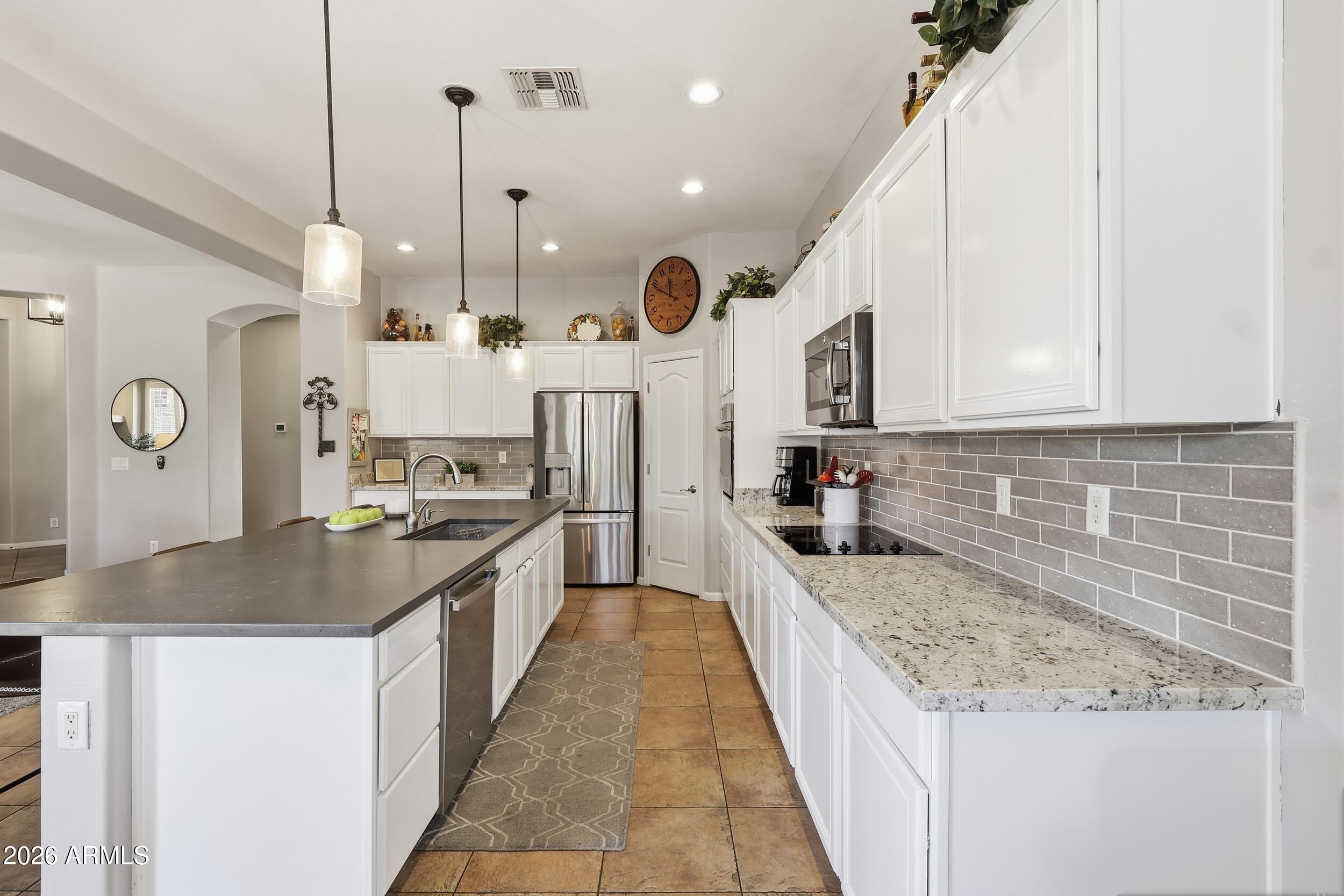 2537 South Santa Rita Way Chandler, AZ 85286 - Photo 13 of 45 Kitchen