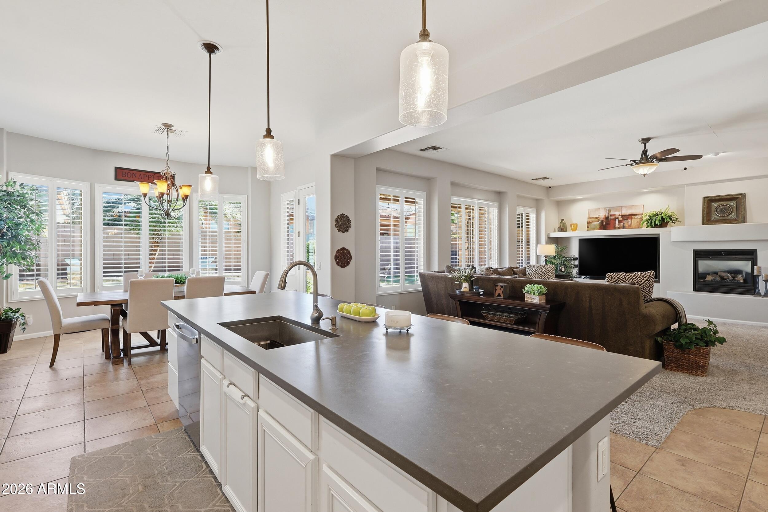 2537 South Santa Rita Way Chandler, AZ 85286 - Photo 14 of 45 Kitchen