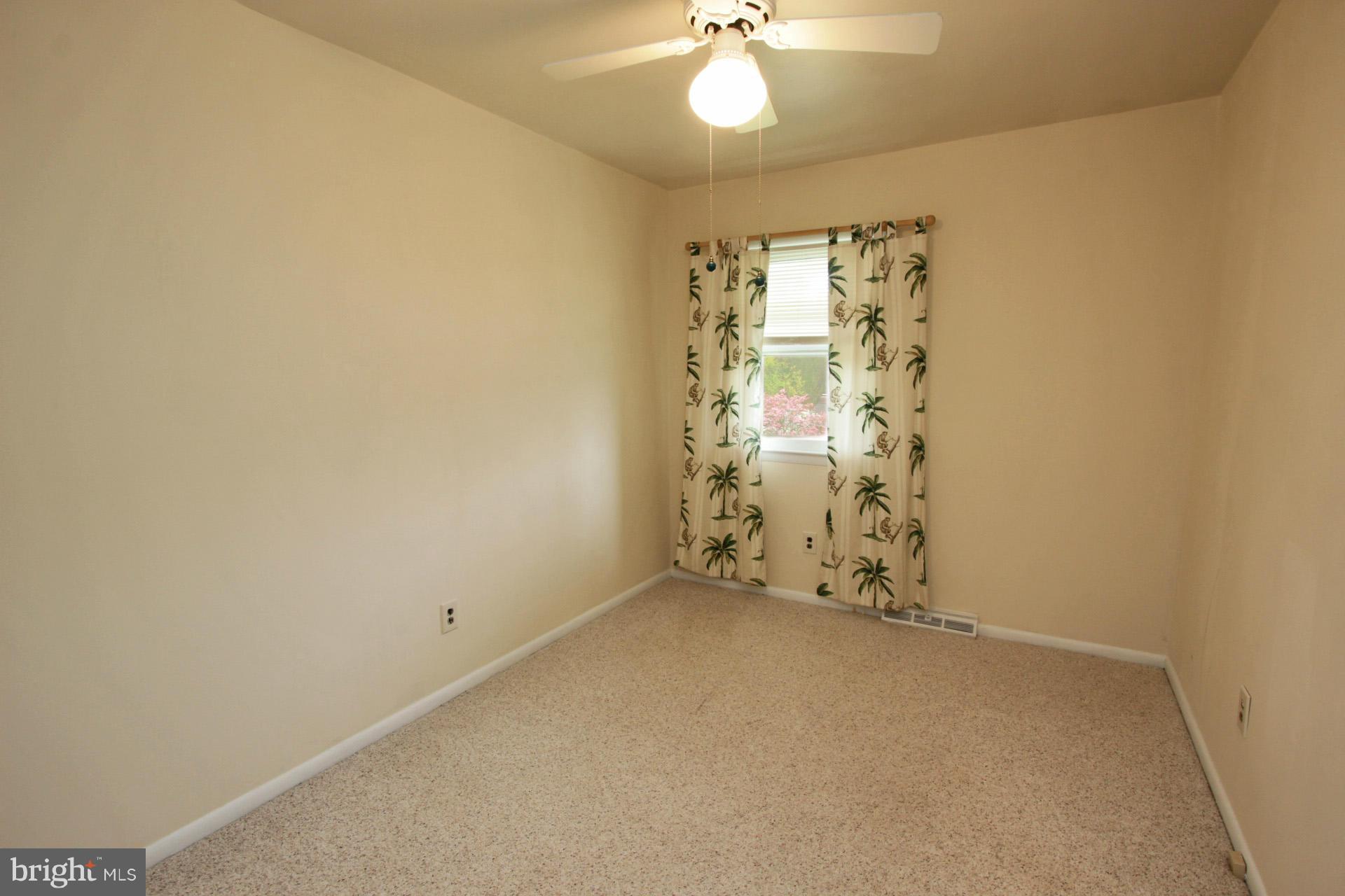 8014 Yellowstone Road Kingsville, MD 21087 - Photo 14 of 30 Bedroom 1
