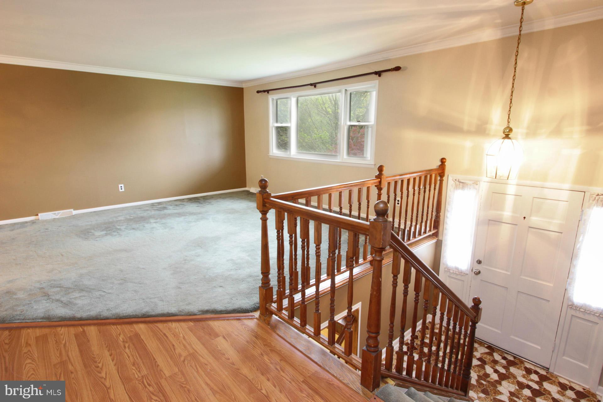 8014 Yellowstone Road Kingsville, MD 21087 - Photo 4 of 30 Living Room