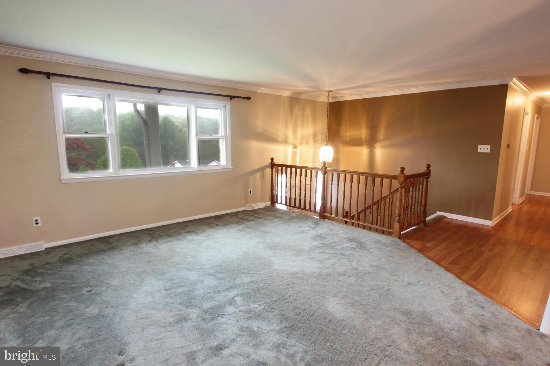 8014 Yellowstone Road Kingsville, MD 21087 - Photo 5 of 30 Living Room