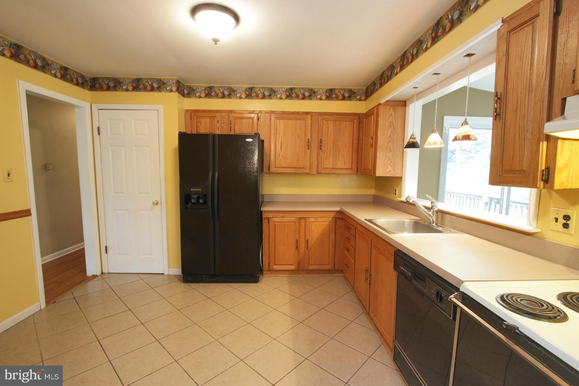 8014 Yellowstone Road Kingsville, MD 21087 - Photo 8 of 30 Kitchen