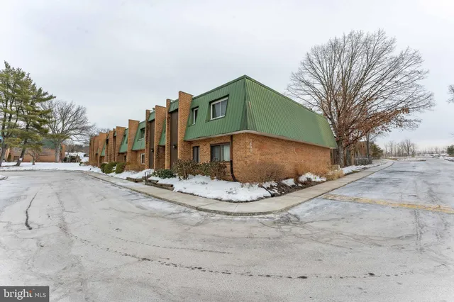 $229,900 | 1602 Meadowview Lane, Mont Clare, PA 19453