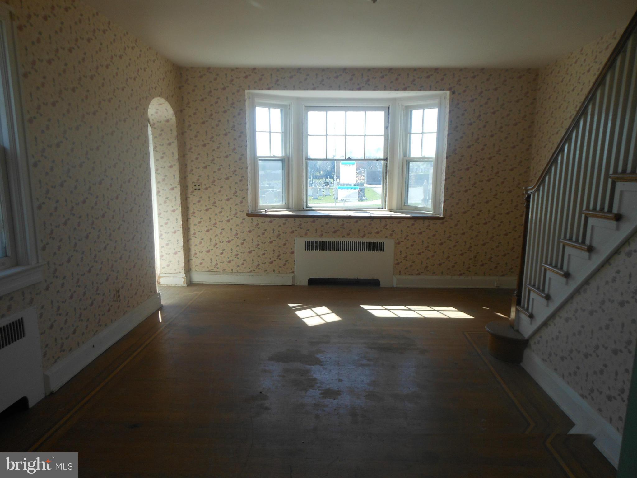 4110 Moravia Road Baltimore, MD 21206 - Photo 2 of 9 Living Room