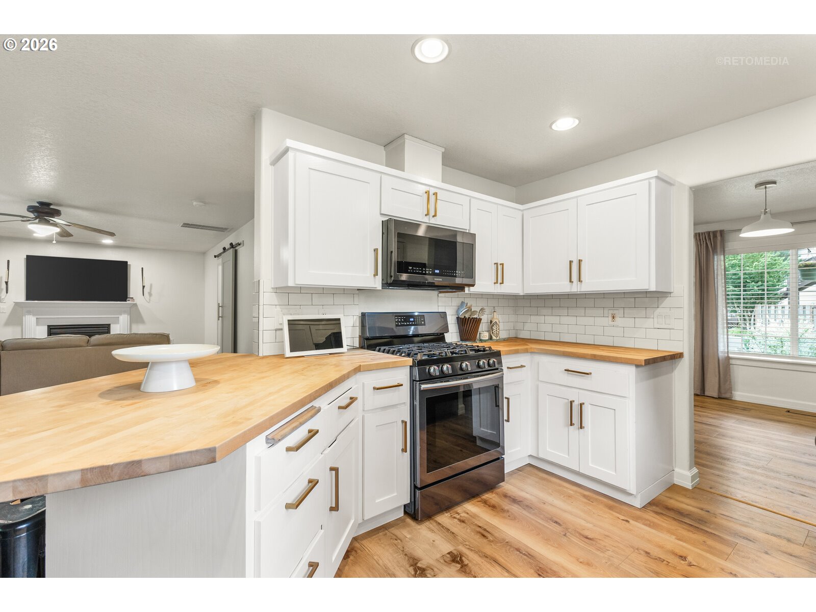 155 Aaron Way Newberg, OR 97132 - Photo 4 of 37