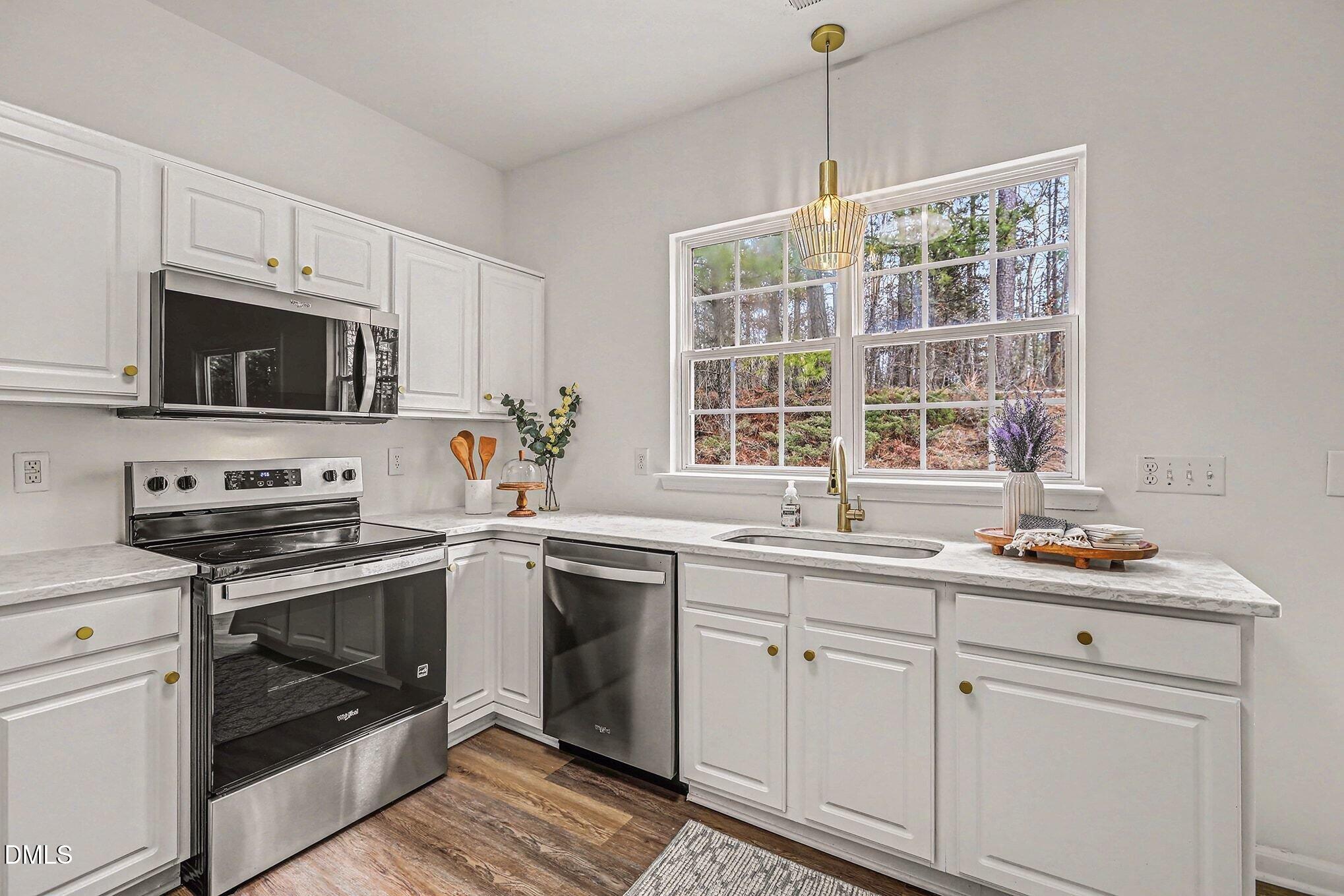 322 Willingham Road Morrisville, NC 27560 - Photo 10 of 36 012_file_9259