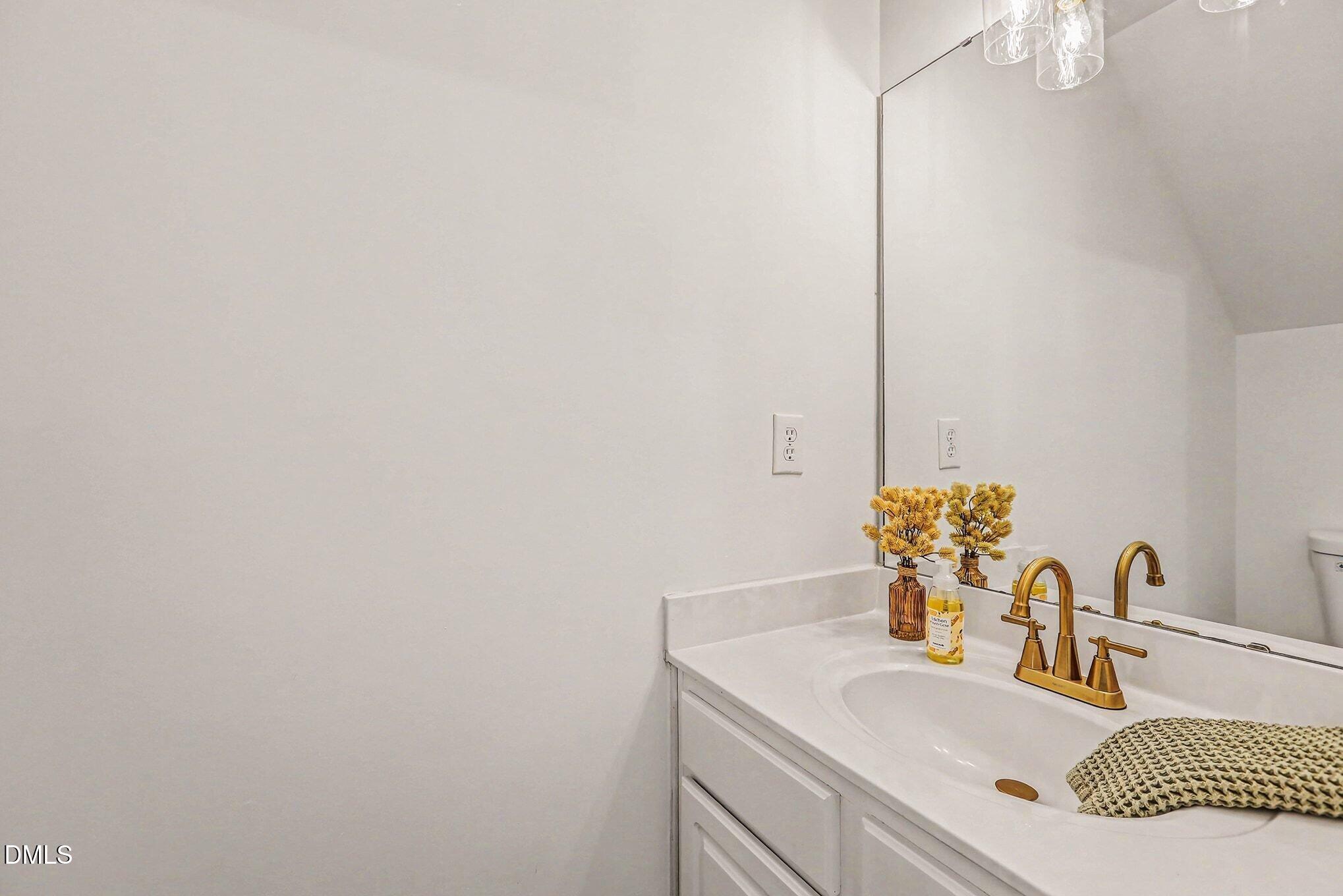 322 Willingham Road Morrisville, NC 27560 - Photo 13 of 36 014_file_8604