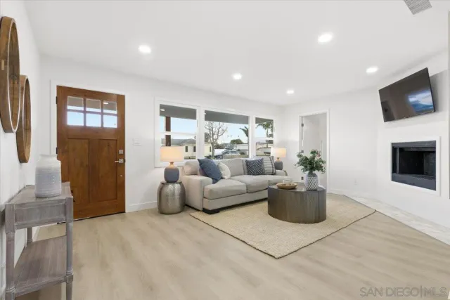 $799,900 | 1250 8th Street, Imperial Beach, CA 91932