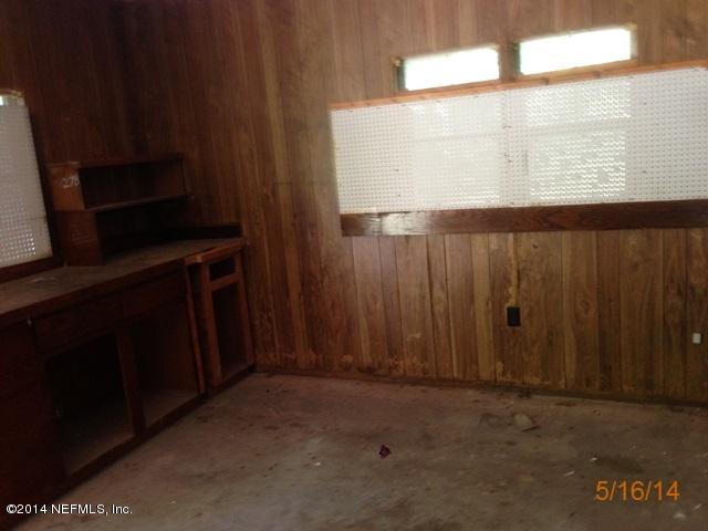 54694 Church Road Callahan, FL 32011 - Photo 19 of 22 a view of an empty room