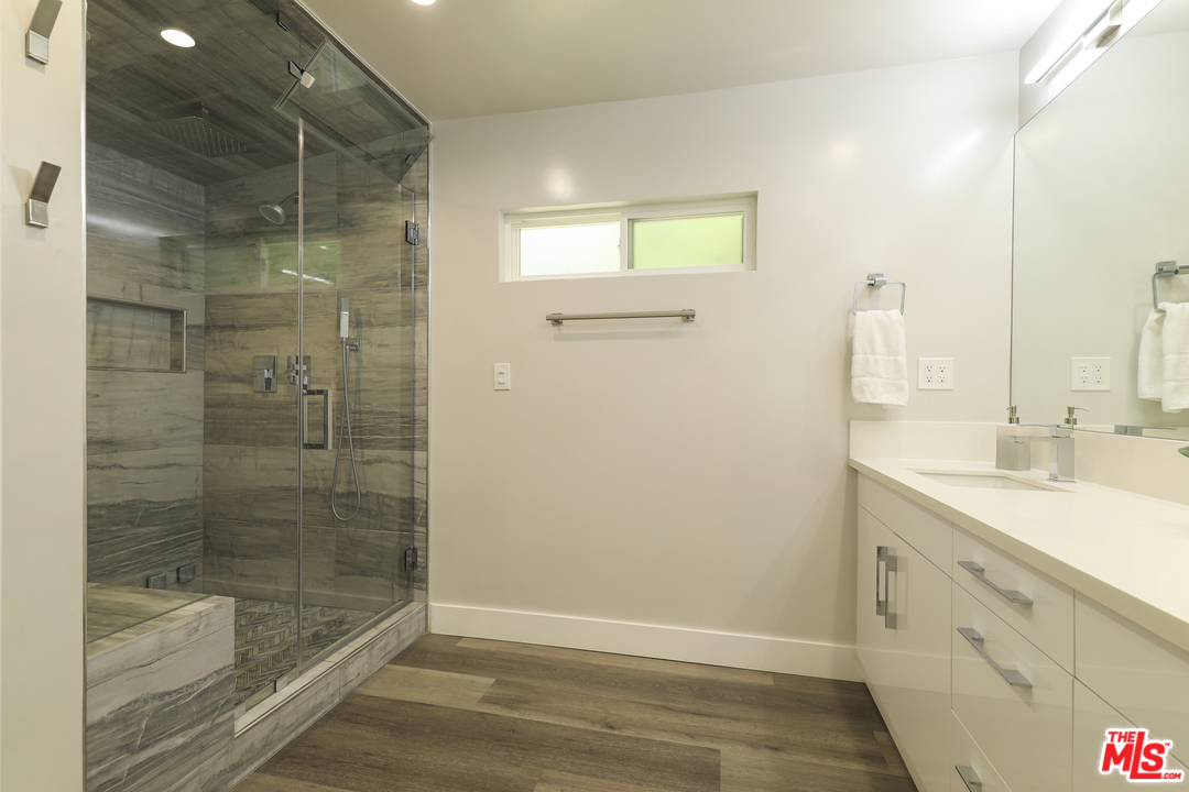 16634 Calneva Drive Encino, CA 91436 - Photo 20 of 30