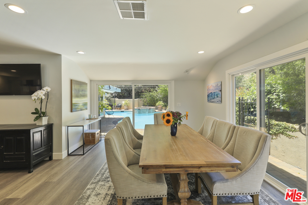 16634 Calneva Drive Encino, CA 91436 - Photo 3 of 30