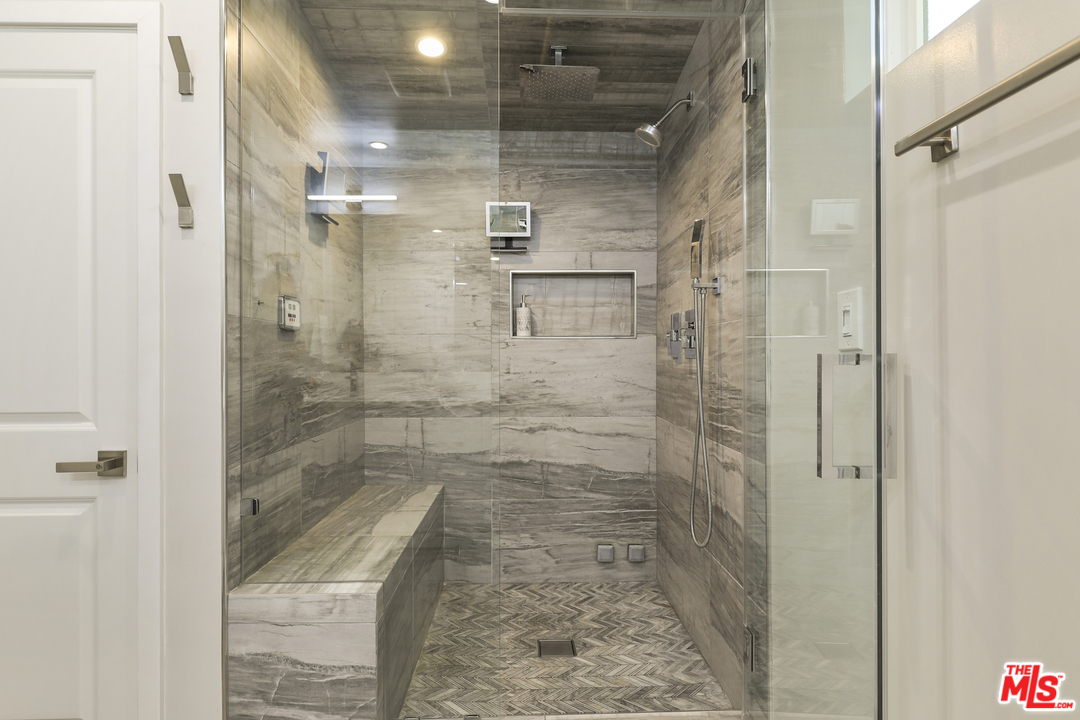 16634 Calneva Drive Encino, CA 91436 - Photo 22 of 30