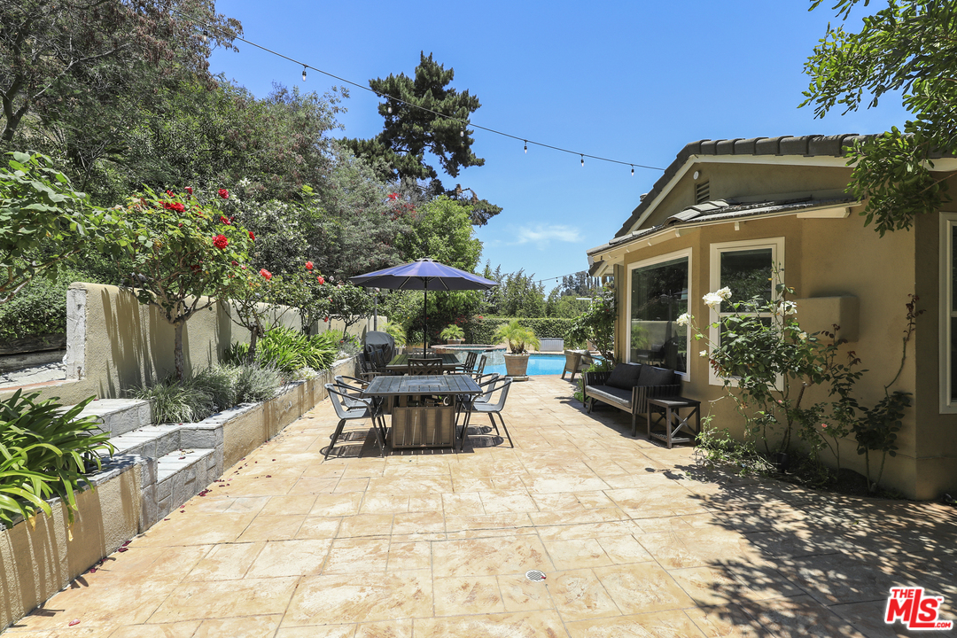 16634 Calneva Drive Encino, CA 91436 - Photo 25 of 30