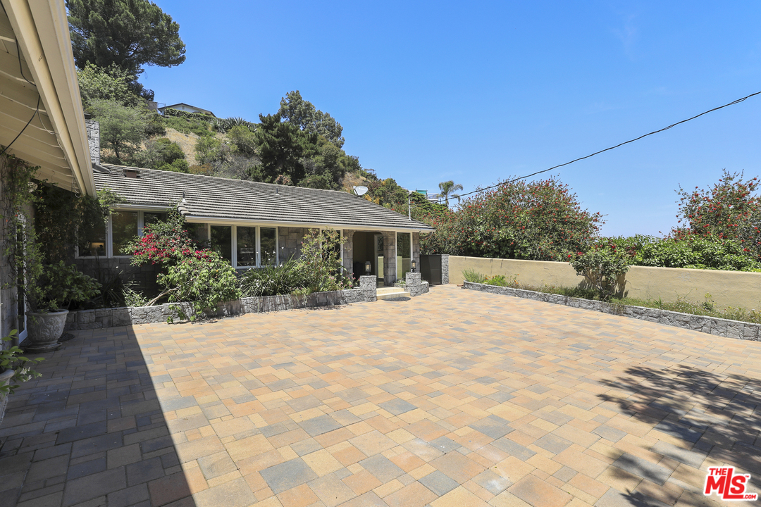 16634 Calneva Drive Encino, CA 91436 - Photo 30 of 30