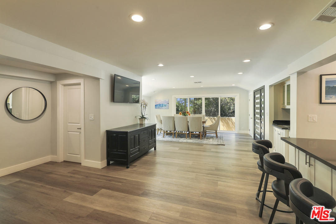 16634 Calneva Drive Encino, CA 91436 - Photo 5 of 30