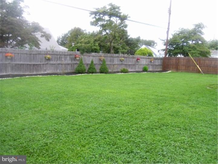 109 Cobalt Cross Road Levittown, PA 19057 - Photo 5 of 25 Exterior Back