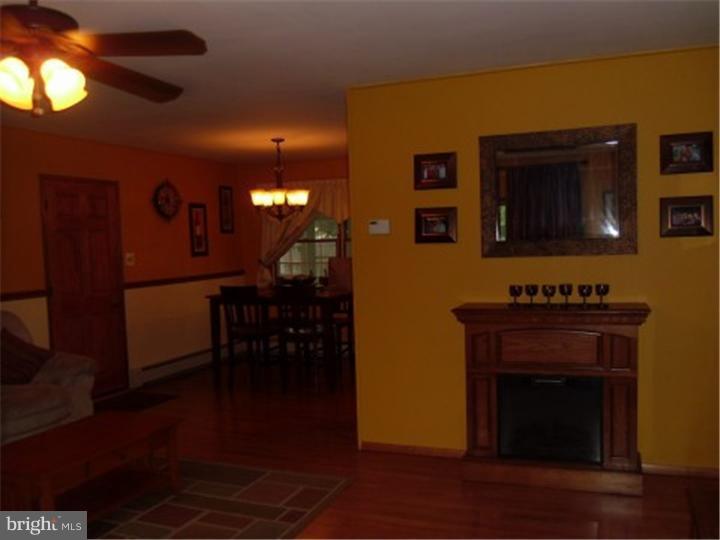 109 Cobalt Cross Road Levittown, PA 19057 - Photo 9 of 25 Gallery Image 9