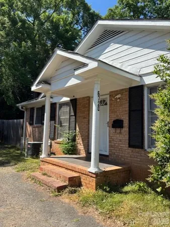 $1,300 | 6720 Woodstream Drive, Charlotte, NC 28210