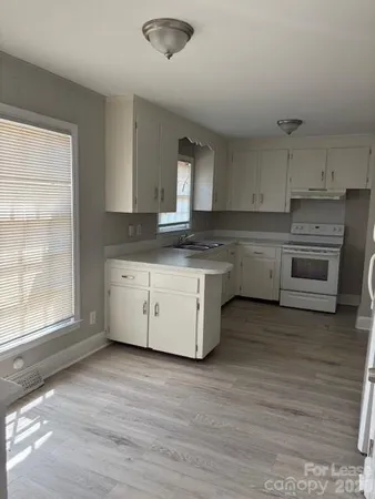$1,300 | 6720 Woodstream Drive, Charlotte, NC 28210